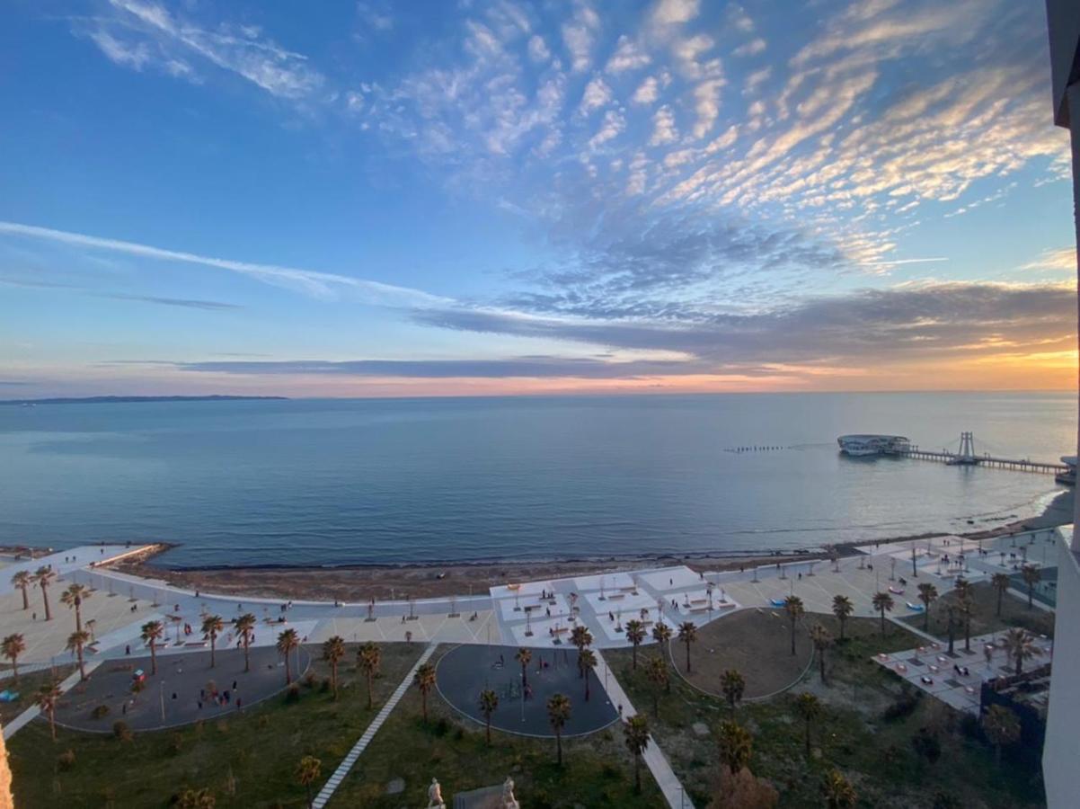 Sky & Sea View Luxury Apartments Durrës Buitenkant foto