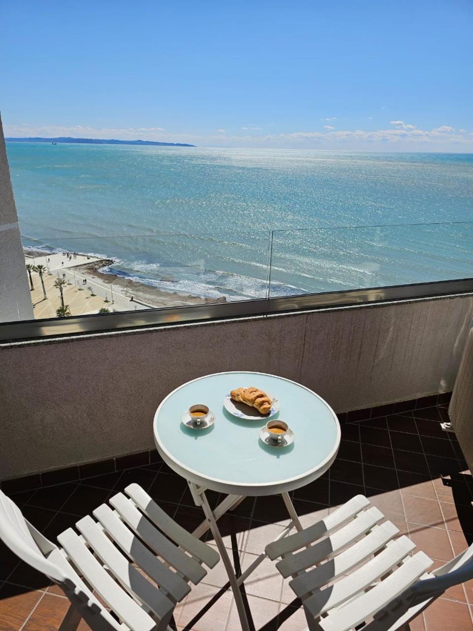 Sky & Sea View Luxury Apartments Durrës Buitenkant foto