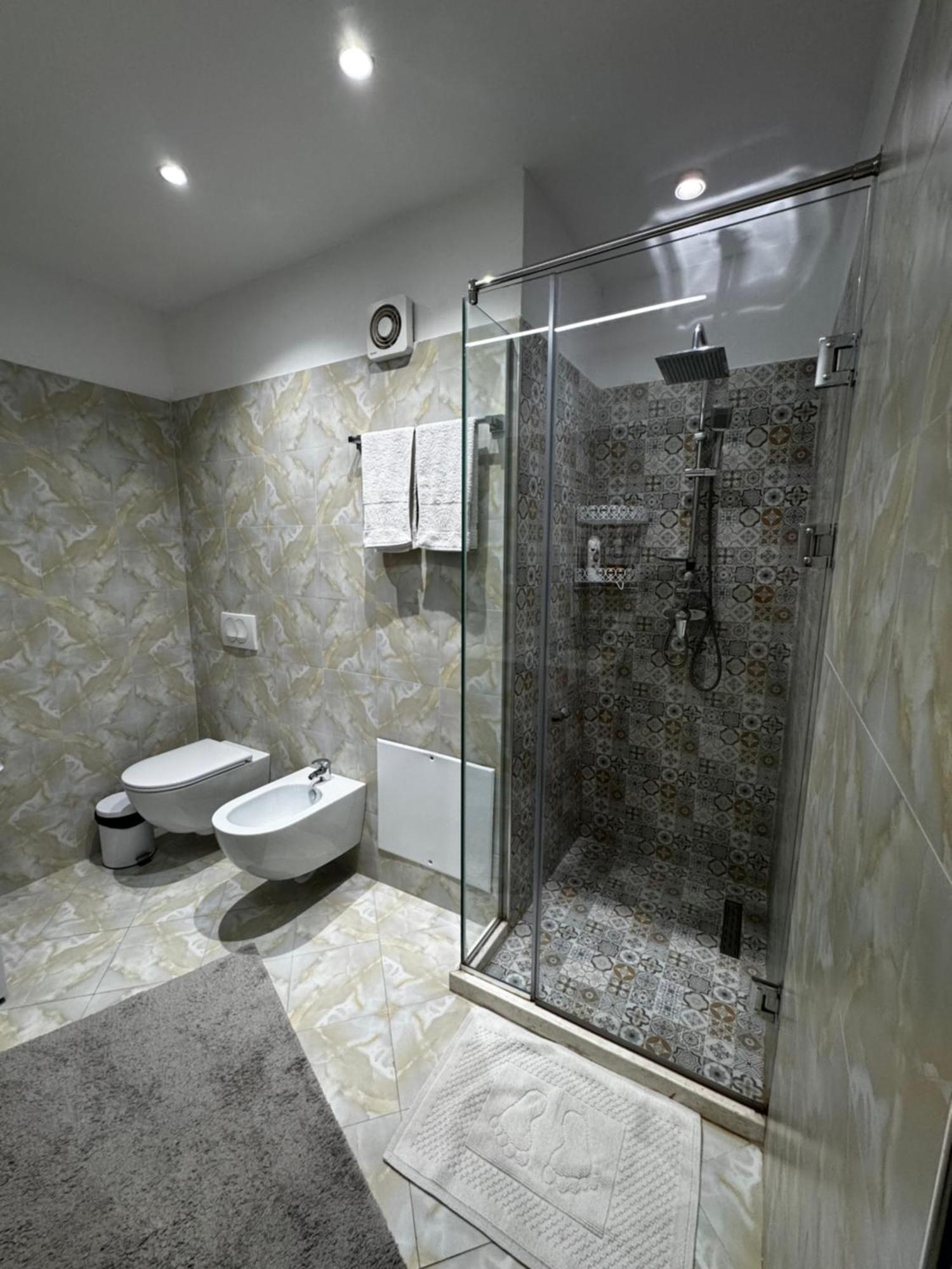 Sky & Sea View Luxury Apartments Durrës Buitenkant foto