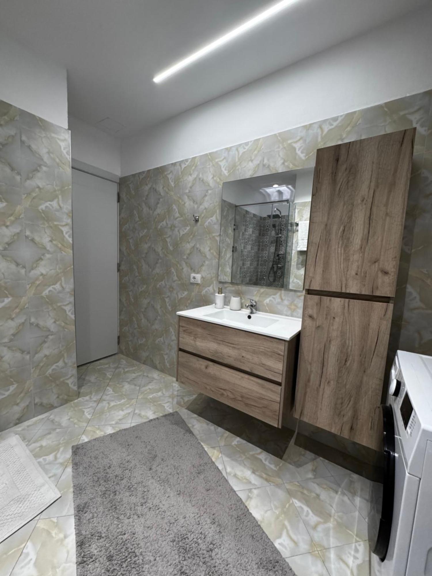 Sky & Sea View Luxury Apartments Durrës Buitenkant foto